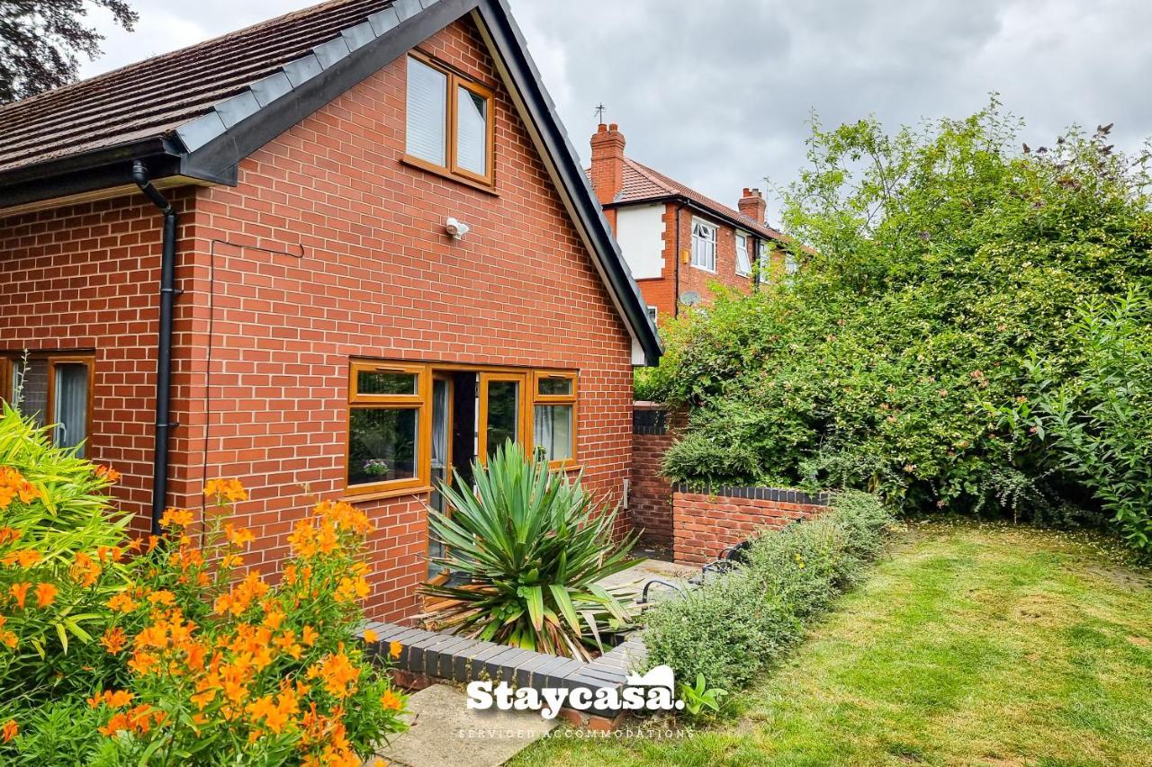 Tranquil Annex With Hidden In Beautiful Setting Hotel Bredbury Bagian luar foto